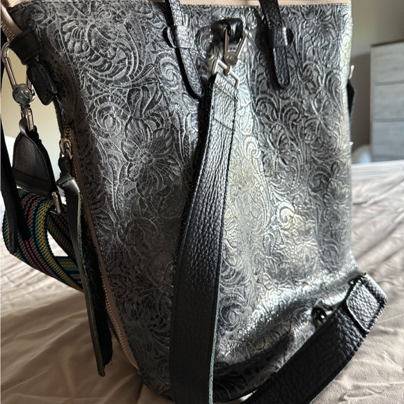 Elegant Gray Embossed Tote Bag - Picture 2 of 14